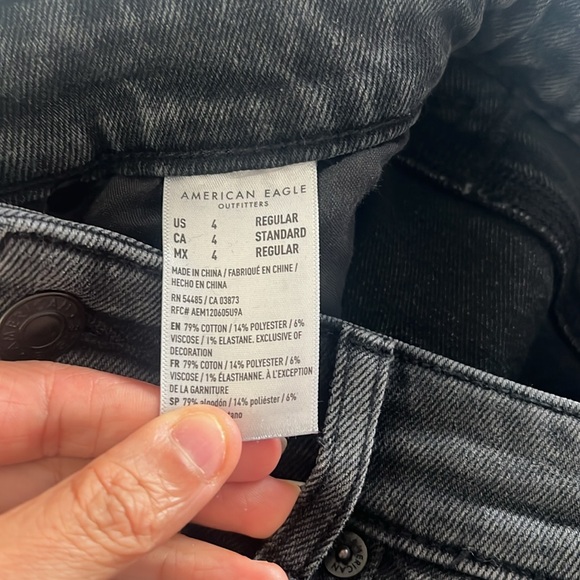 American Eagle mom jeans - Picture 2 of 3